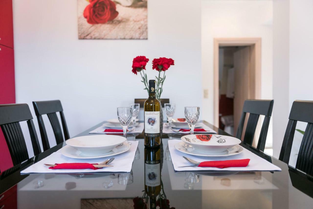 Sofia'S Apartments Razáta Екстериор снимка