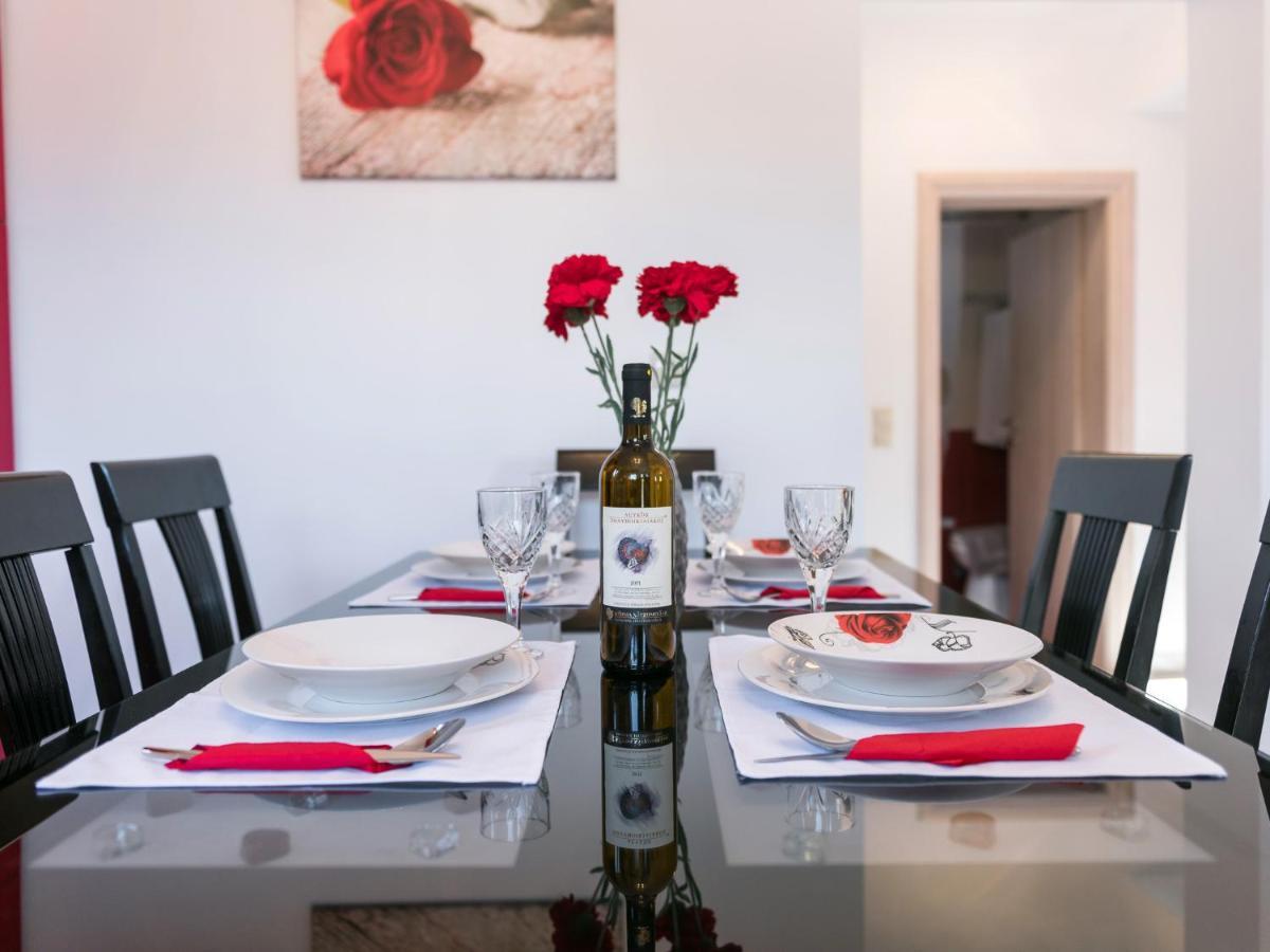 Sofia'S Apartments Razáta Екстериор снимка